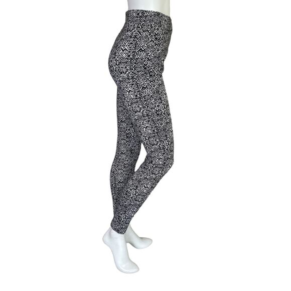 Chico's | Women's Black/White Pattern Fabulously Slimming Leggings | Size: 10 - Picture 5 of 8